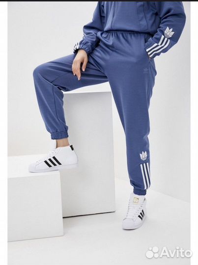 Спортивный костюм adidas женский