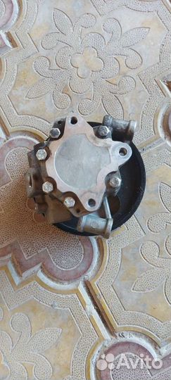 Насос гидроусилителя на Mercedes W203