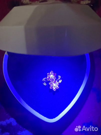 Кольцо с бриллиантом 3 грам 17 размер