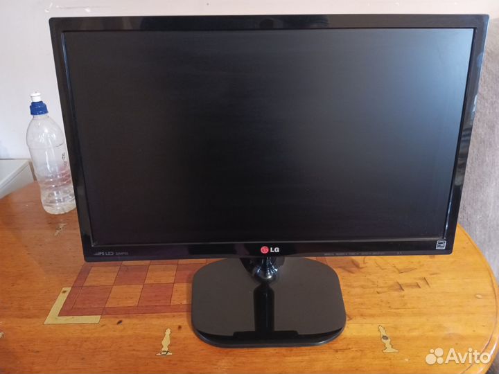 Монитор LG 22