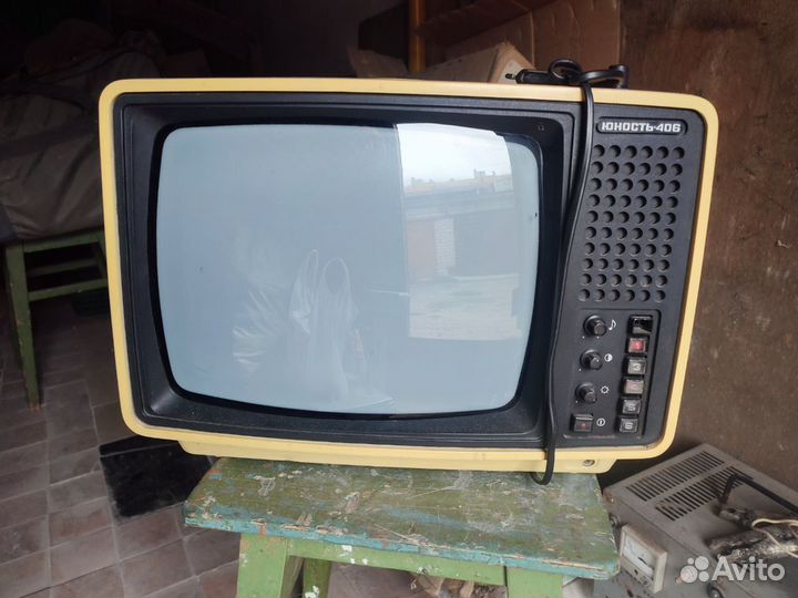 Телевизор Юность 406