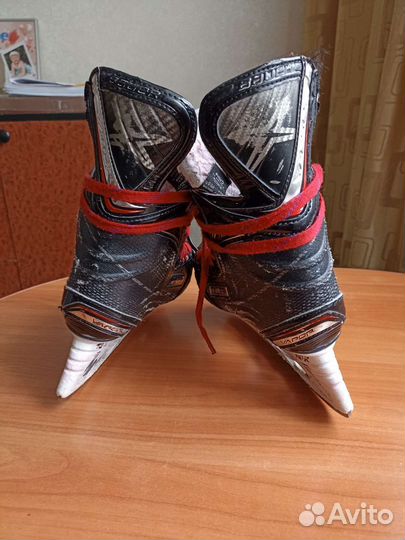 Хоккейные коньки bauer vapor X 700