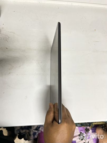 Apple iPad (7th Generation) 32GB (WiFi)