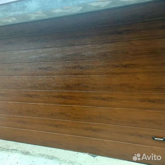 Секционные ворота