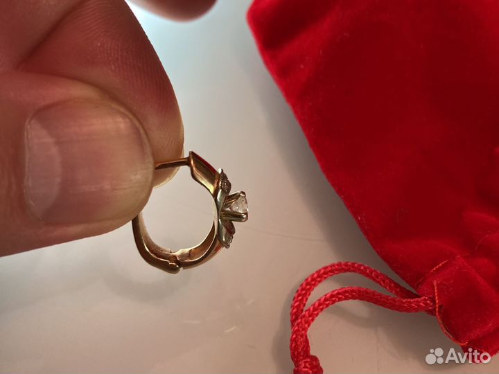 Золотые серьги с брильянтами