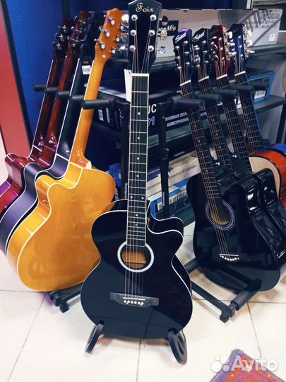 Гитара черная