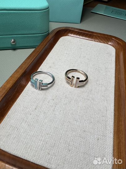 Кольцо Tiffany T Wire