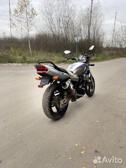 Yamaha XJR 400 r
