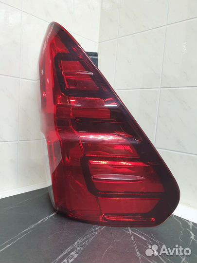 Фонарь задний тойота хайлюкс 8