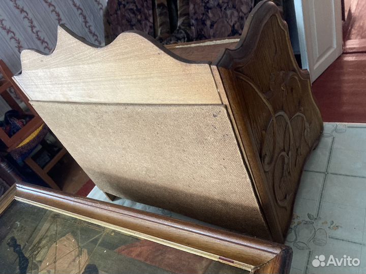 Хлебница деревянная резная