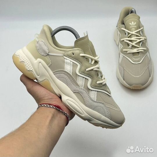 Кроссовки женские Adidas Ozweego