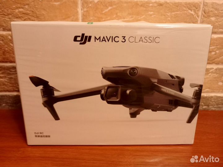 Квадрокоптер DJI Mavic 3 Classic RC