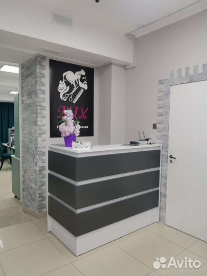 Стойка ресепшн