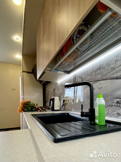 Кухня под потолок из мдф на заказ в Омске