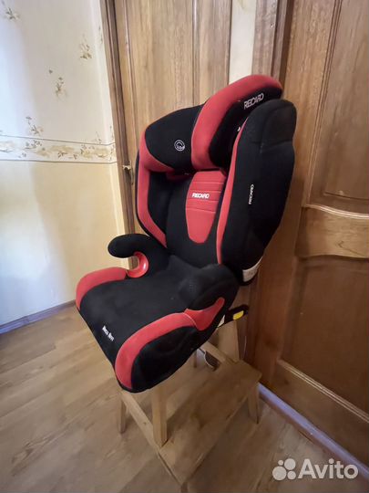 Автомобильное кресло recaro