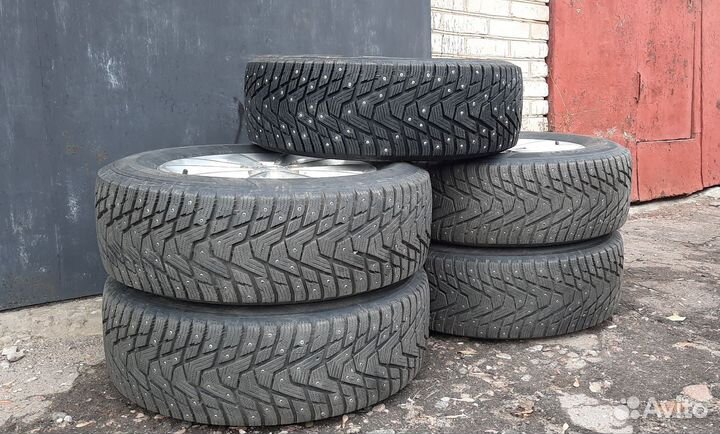 Комплект зимних колес Hankook 215/65/r16