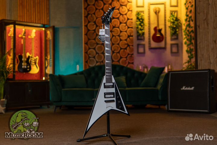 Jackson JS32T Rhoads White w / Black Bevels