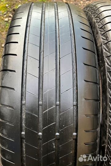 Bridgestone Turanza T005 215/60 R17