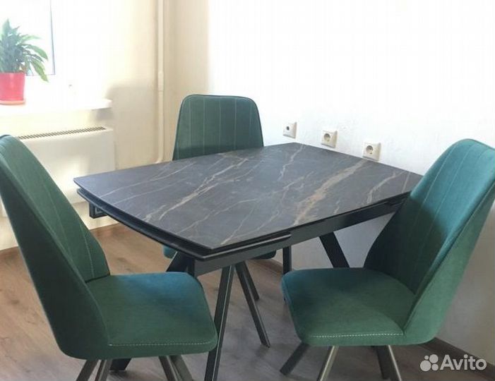 Стол из керамогранита