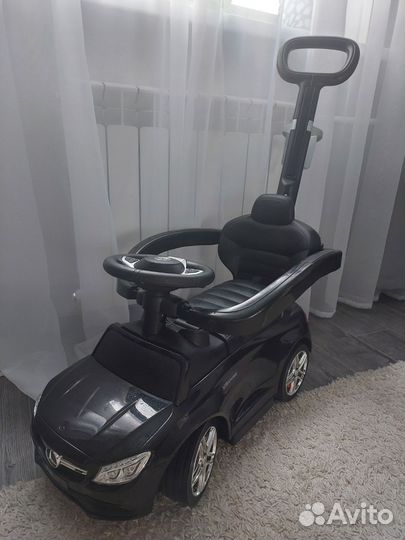 Машинка каталка толокар с ручкой