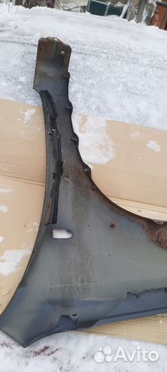 Крыло рав 4 2002