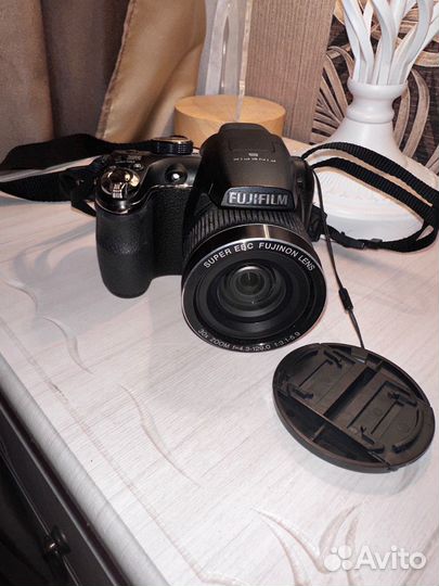 Зеркальный фотоаппарат fujifilm s4000