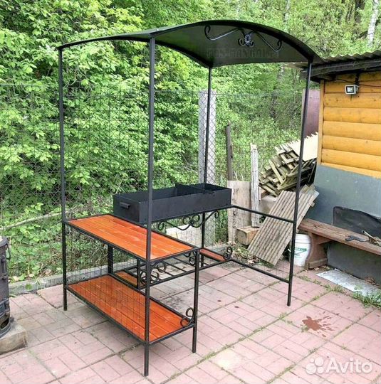 Мангал с крышей