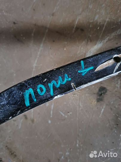 Петля крышки багажника на Porsche Cayenne