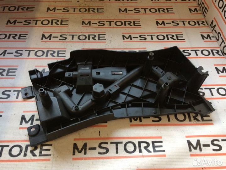 Ящик для инструментов Bmw X5 E53 M62B44 2000