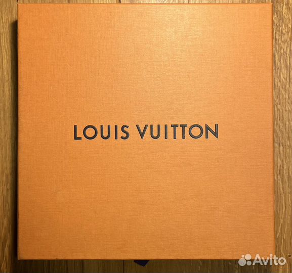 Платок Louis Vuitton - лучший подарок к весне
