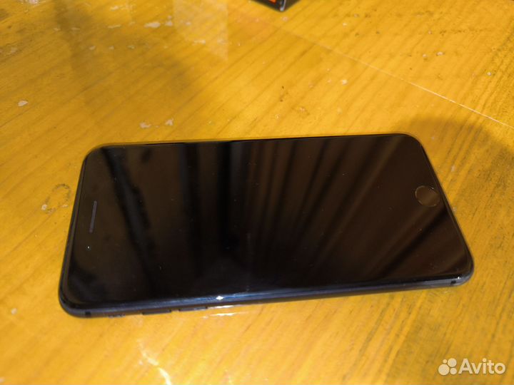 iPhone 8 Plus, 64 ГБ