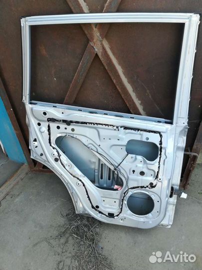 Дверь задняя