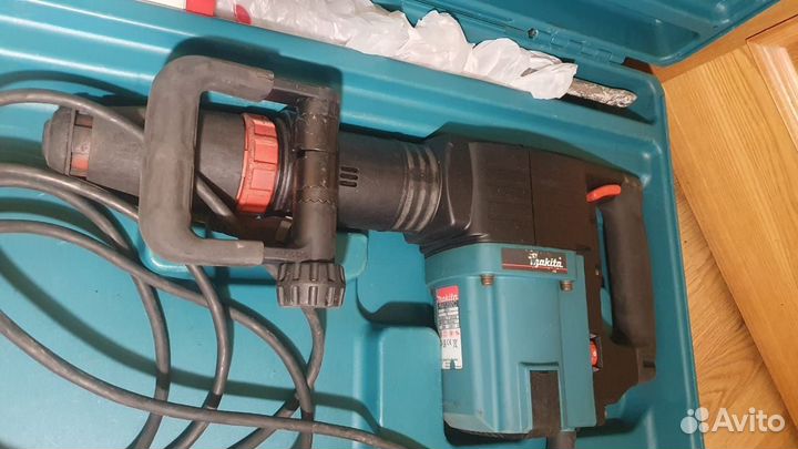 Makita HM1202C отбойный молоток. Япония