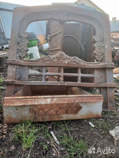 Камин чугунный