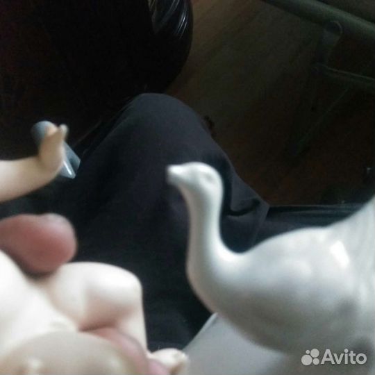 Статуэтка мальчик с гусем германия