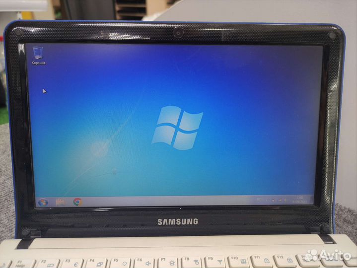 Компактный нетбук для работы Samsung