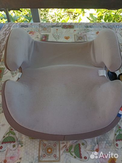 Детский бустер автомобильный