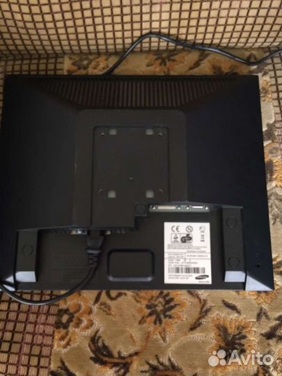 Монитор Samsung 