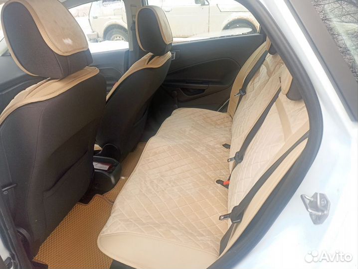 Универсальные чехлы на сиденья автомобиля