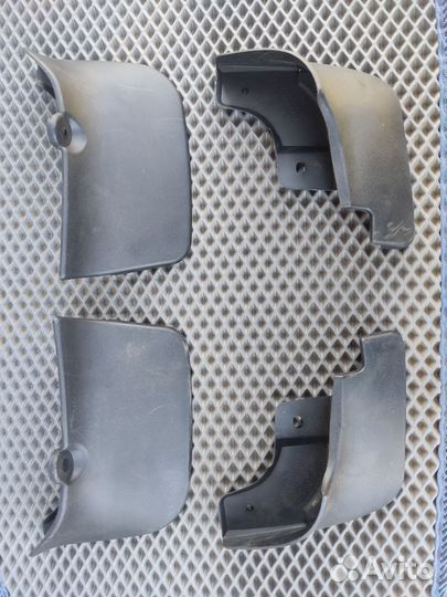 Брызговики Toyota Ipsum SXM10