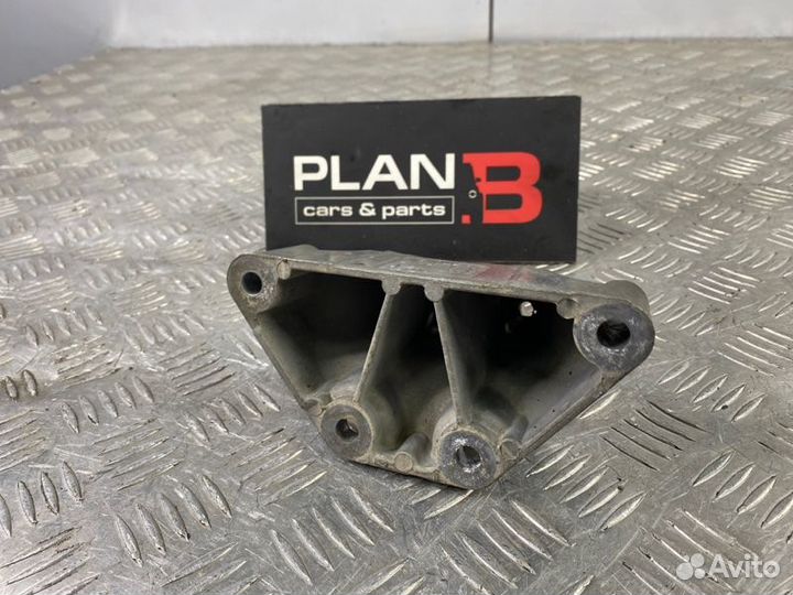 Кронштейн крепления АКПП Porsche Cayenne 957