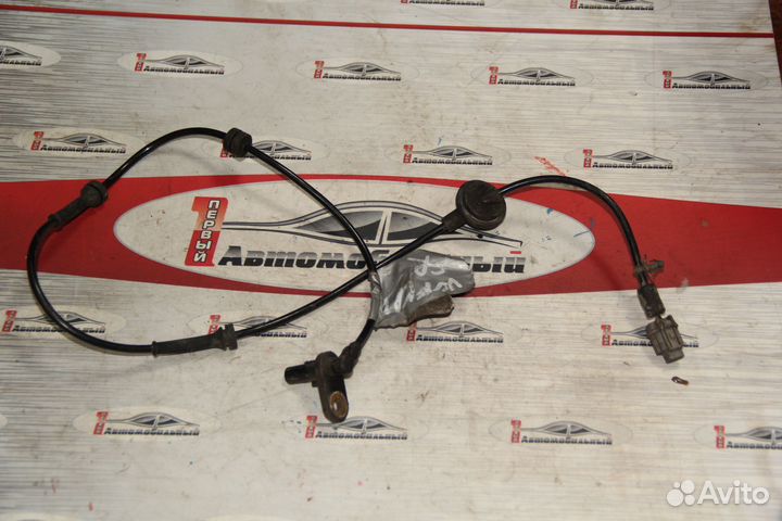 Датчик ABS перед право c Nissan Wingroad WFY11 QG1