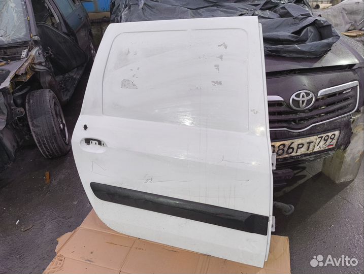 Дверь задняя правая LADA Largus