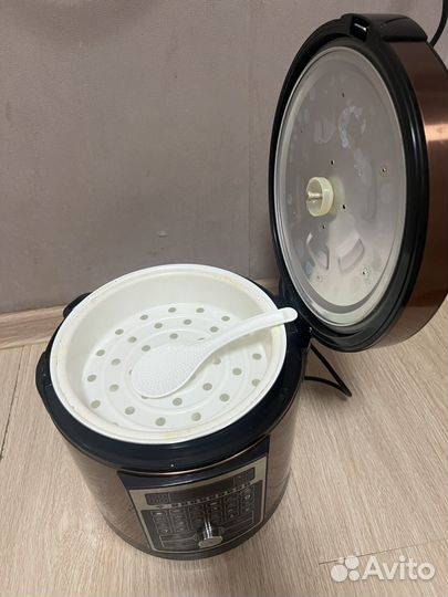 Мультиварка новая