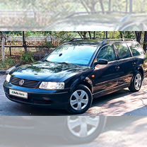 Volkswagen Passat 1.6 MT, 1997, 174 000 км, с пробегом, цена 305 000 руб.