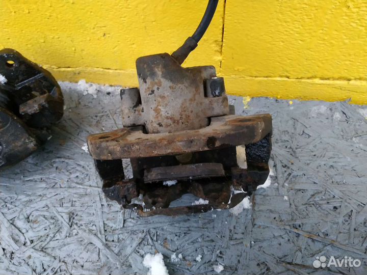 Бмв е53 х5 суппорт передний