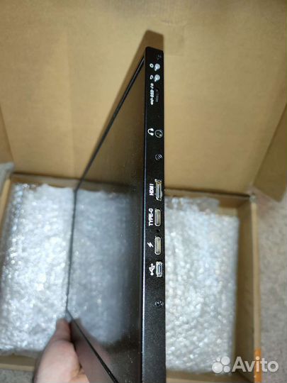 Переносной тонкий монитор 15.6