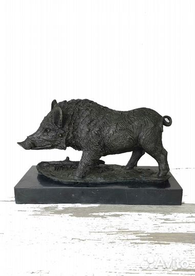 Бронзовая статуэтка 