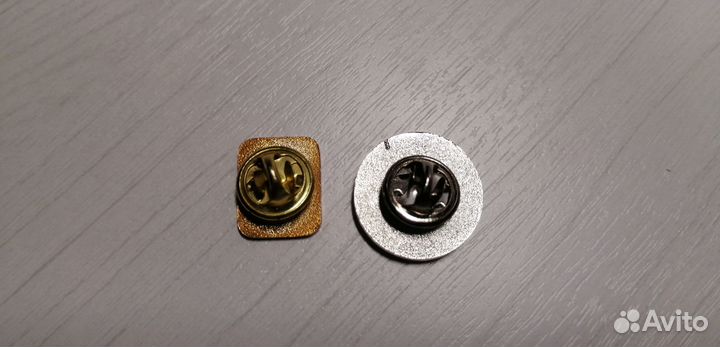 Набор значков в коробочке