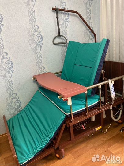 Медицинская кровать с полным функционалом